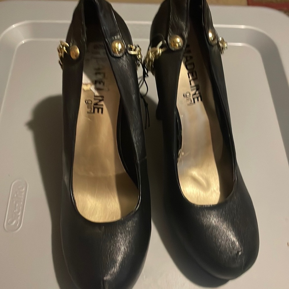MADELINE GIRL Size 8.5 High Heels -Brand New